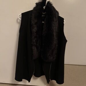 Zip up vest with faux fur